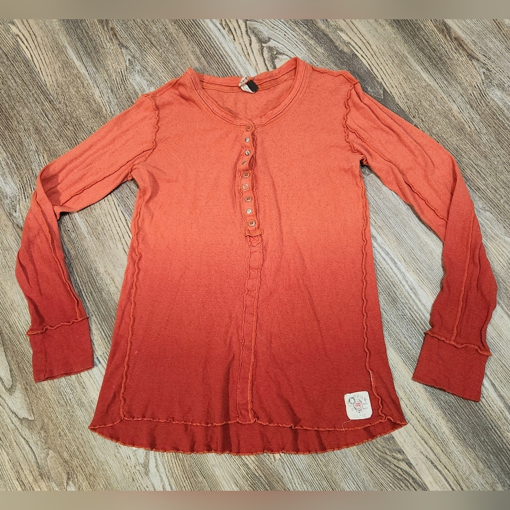 We The Free Womens L Linen Blend Cozy Up Henley T Shirt Papaya Combo Raw Seams